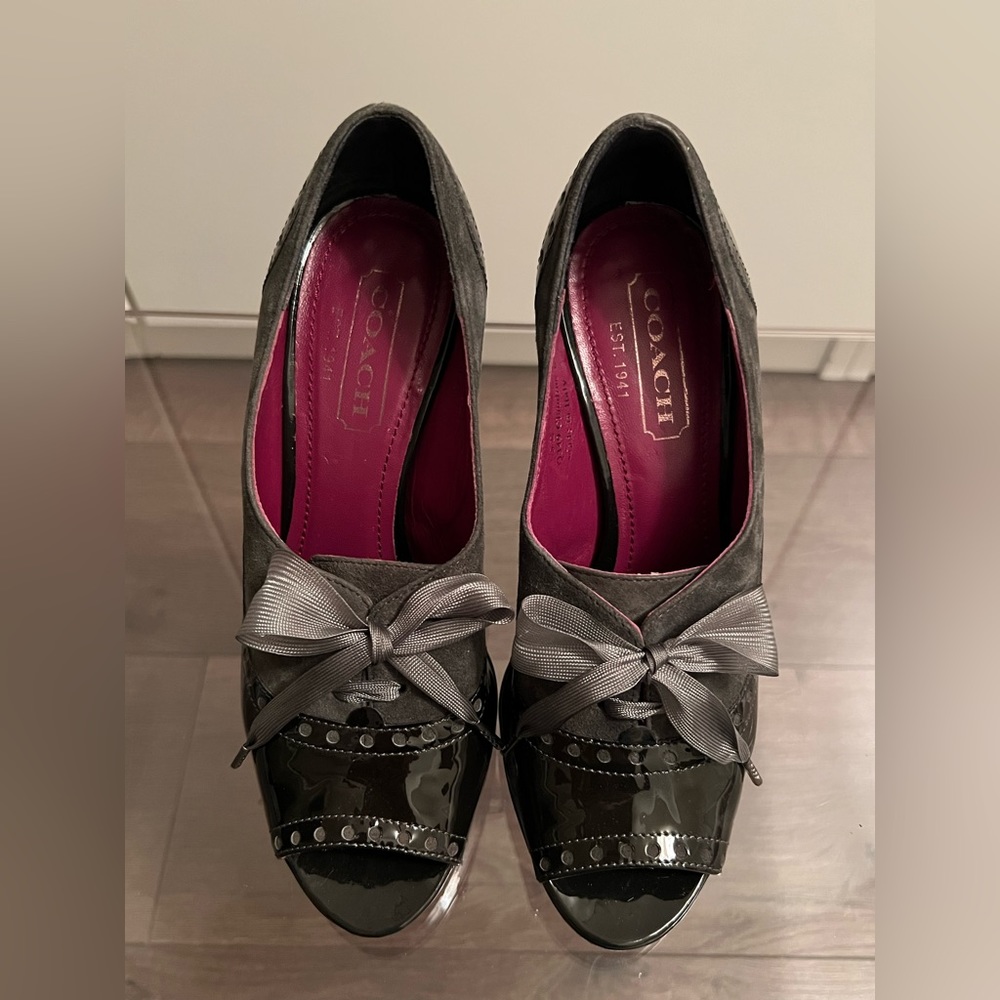 Authentic Coach oxford style open toe leather and patent heel
